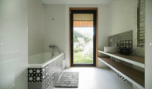 衛(wèi)生間的瓷磚,居然可以鋪的這么美